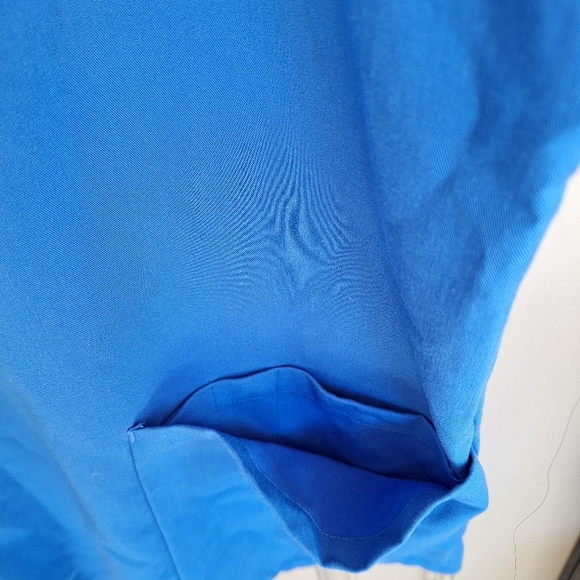 Mandala Scrub Top Sz2XL Royal Blue V Neck Short Sleeves Pockets Light Weight - Picture 5 of 6